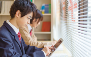 第一学院高等学校はiPadを使って自宅で学習可能の画像