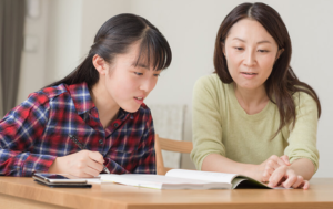 KATEKYO高等学院は教室指導と派遣指導が選択できる
